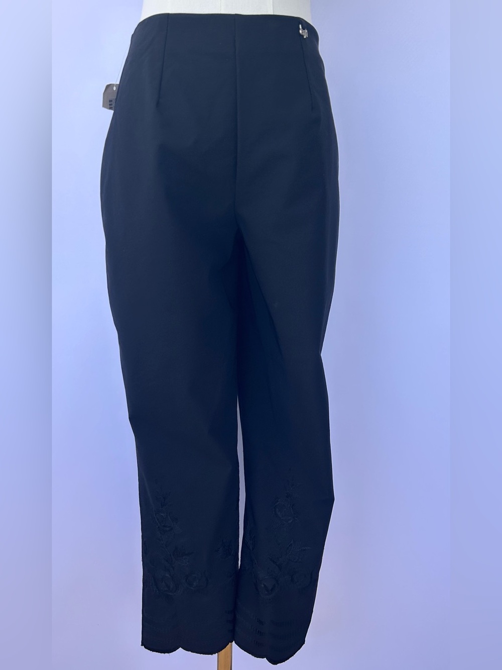 Equestrian Designs Women’s Black Embroidered Stretch‎ Pants Back Zip Size Small